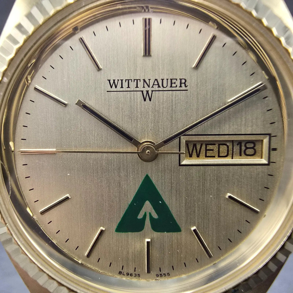 Wittnauer President Watch Men 35mm Gold Dial Gold Tone Daydate Round 9555 PARTS2