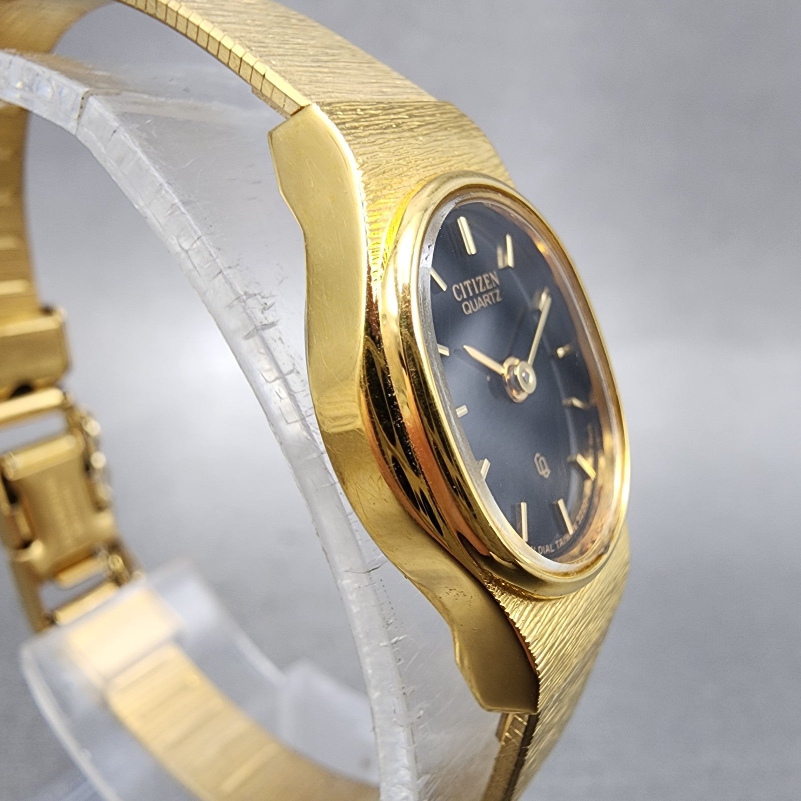 Citizen CQ Watch Women 16mm Black Dial Gold Tone Oval 3220S34054Z New Battery3