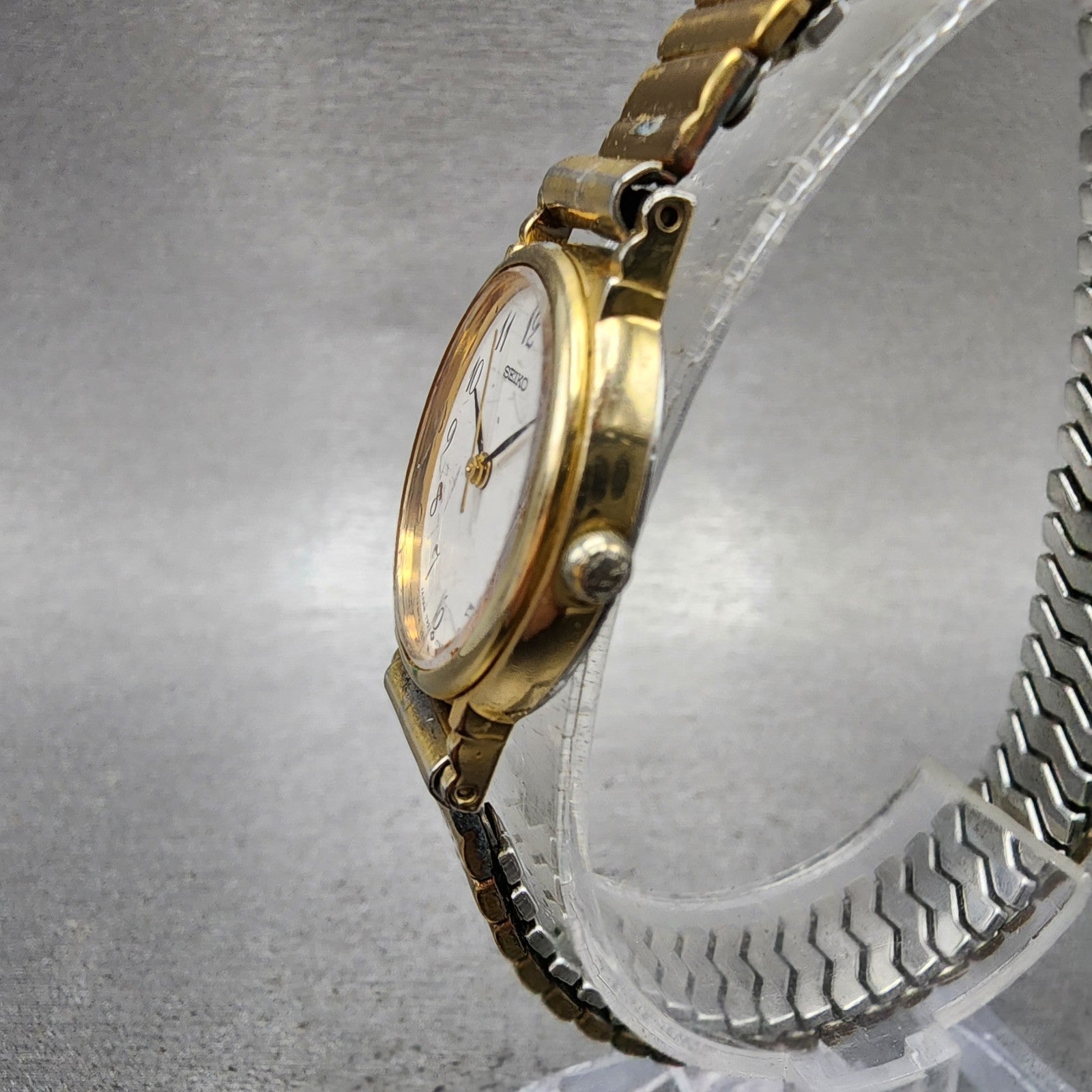 Seiko Watch Women 22mm White Dial Gold Tone Oval Bracelet 73216070 New Battery2