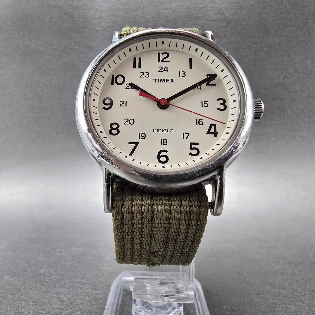 Timex Weekender Watch Men 38mm White Dial Silver Tone Round T2N651 New Battery D5