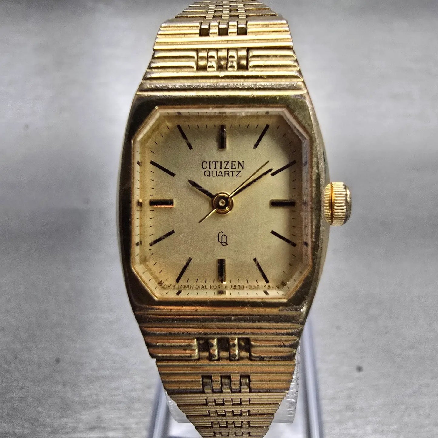 Citizen CQ Watch Women 25mm Champagne Dial Gold Tone 4-0403255 New Battery VTG0