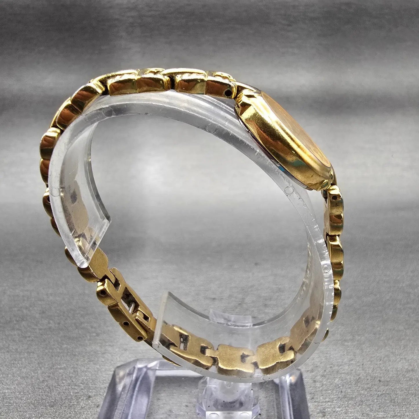 Bulova Watch Women 17mm Champagne Dial Gold Tone Oval 97T09 New Battery8