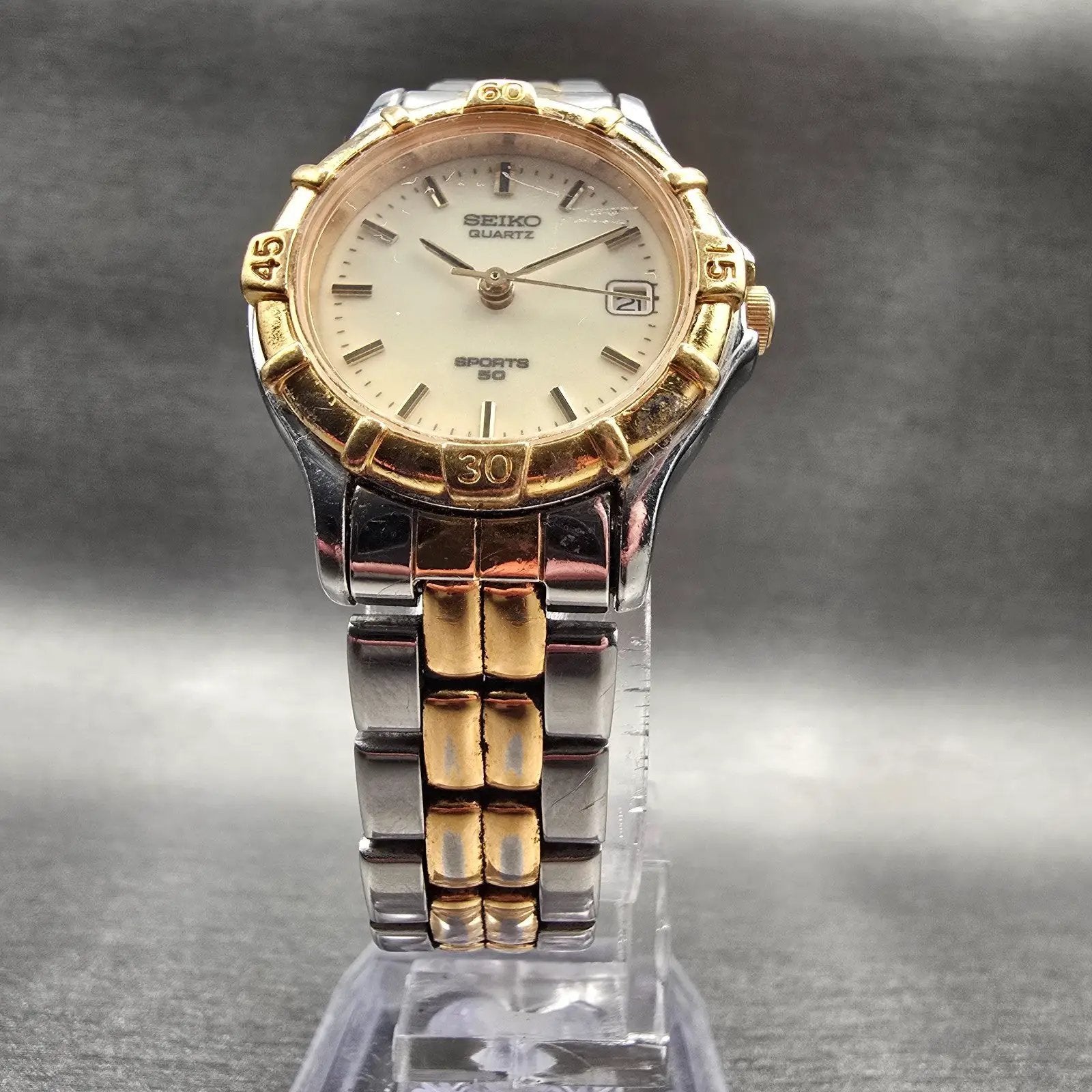 Seiko Sports 50 Watch Women 25mm Luminous Dial Two Tone Date 7N82-0261 New Batt5