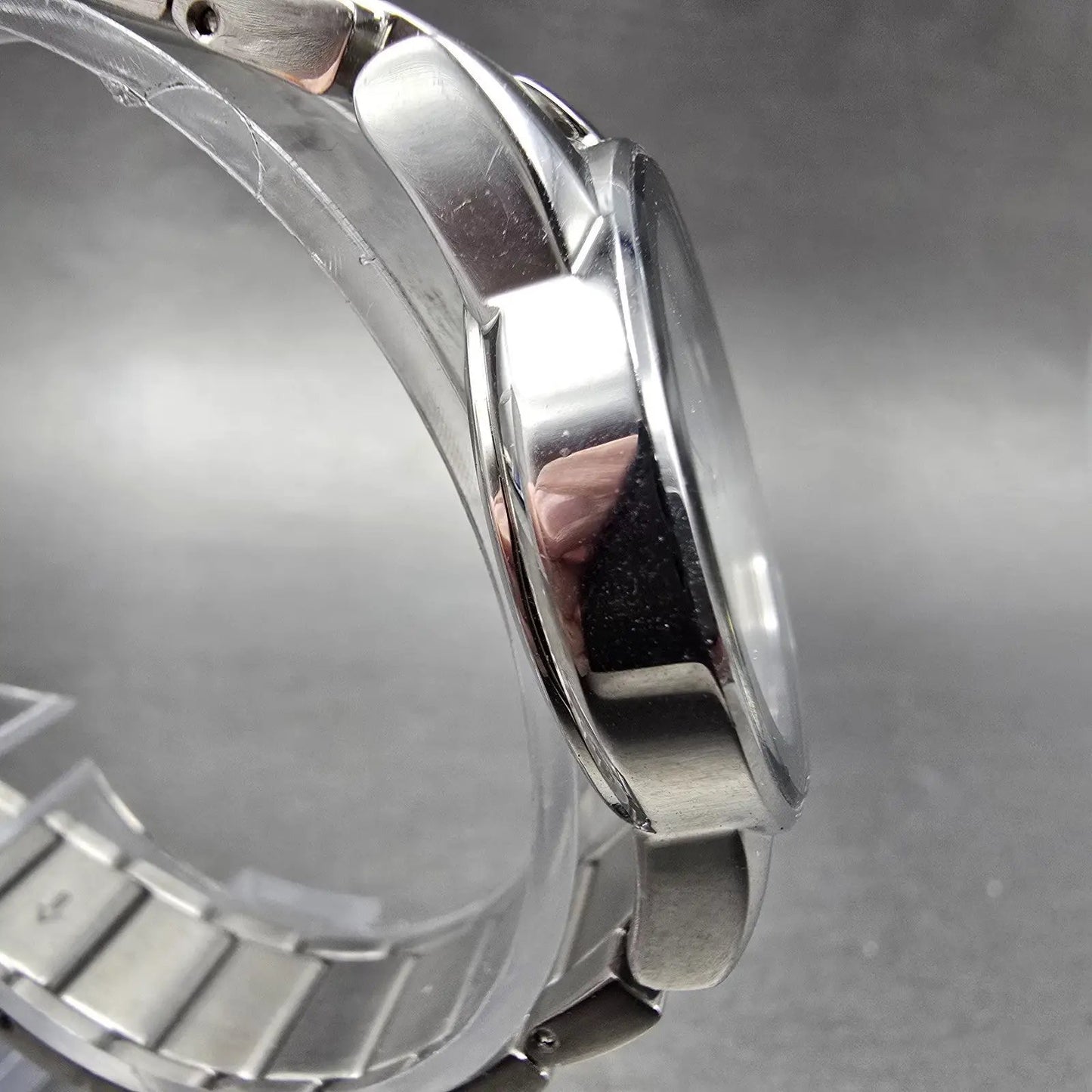 Citizen Eco-Drive Watch Women 30mm White Dial Silver Tone Date J015-S086922 Runs3