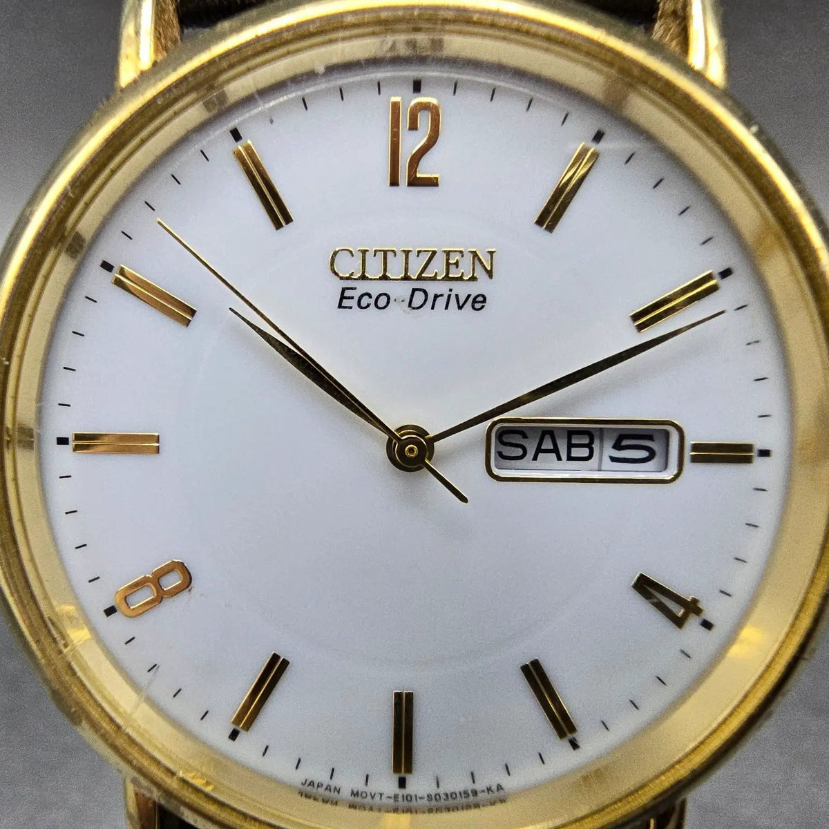 Citizen Eco-Drive Watch Men 36mm White Dial Gold Daydate E101-S015588 Runs JP1