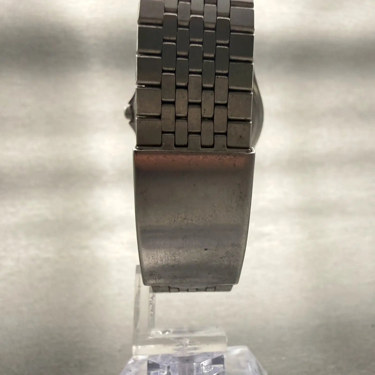 48302325