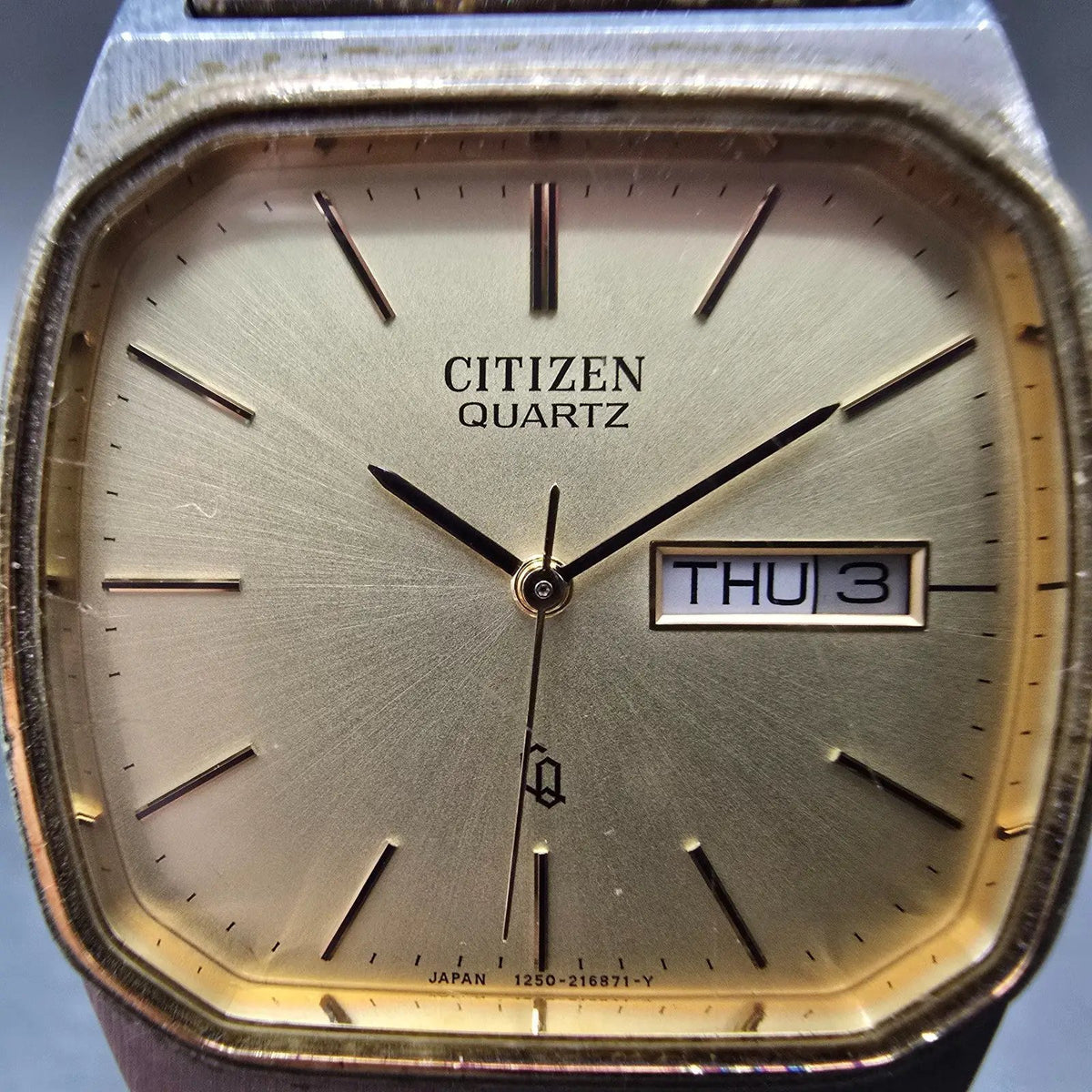 Citizen CQ Watch Men 33mm Gold Dial Two Tone Daydate Rectangle 1250-214609 PARTS2