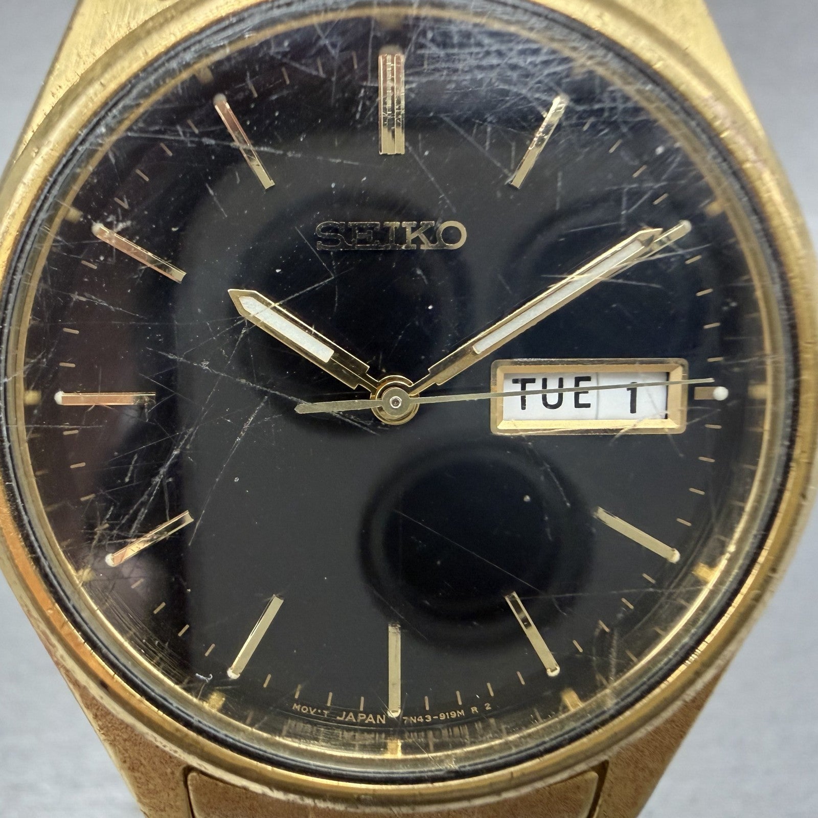 Seiko Watch Men 37mm Black Dial Gold Tone Daydate Round 7N439048 New Battery1
