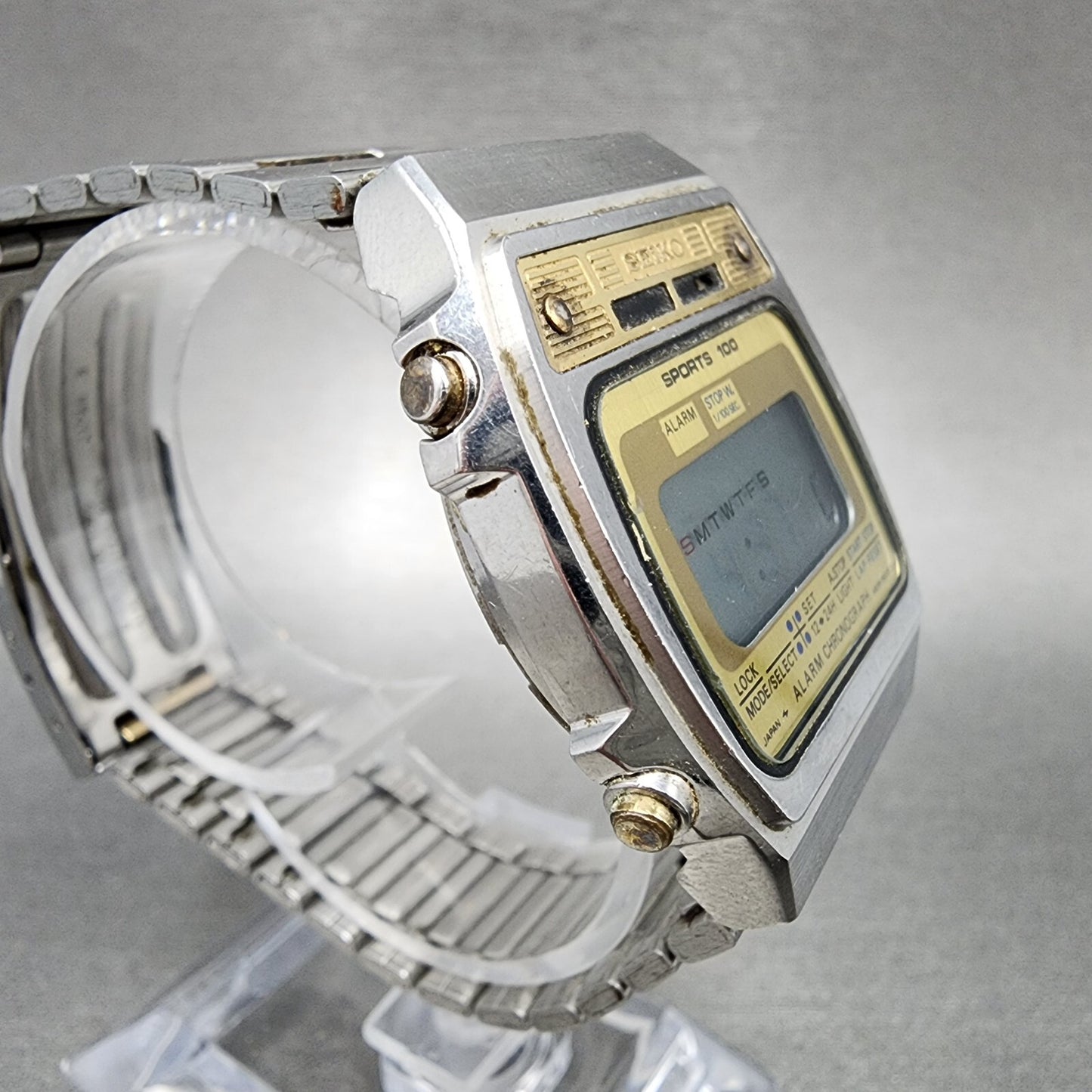 Seiko Digatel Watch Men 33mm  Two Tone alarm chrono a639502a New battery3