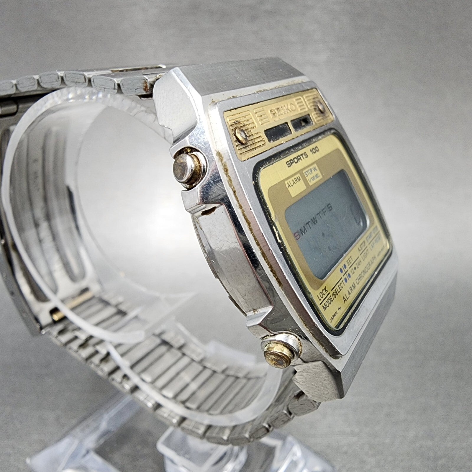 Seiko Digatel Watch Men 33mm  Two Tone alarm chrono a639502a New battery3