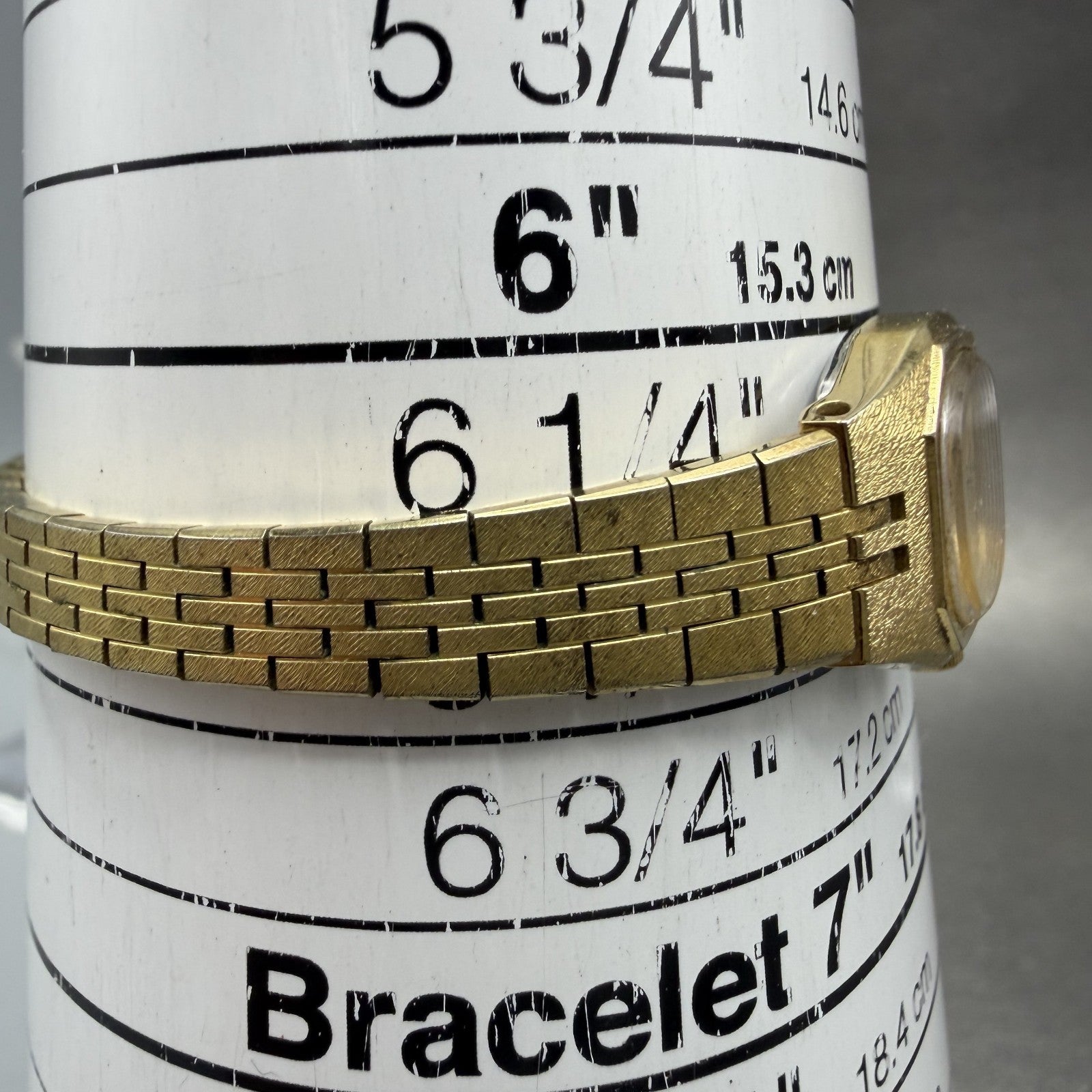 Seiko Watch Women 17mm Champagne Dial Gold Tone Rectangle 2C205749 New Battery10