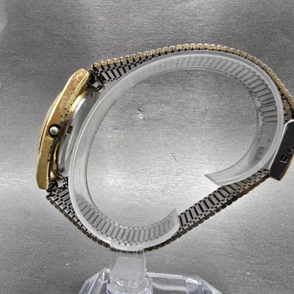Seiko SQ Watch Men 35mm Silver Dial Gold Tone Daydate Round 8223-8029 PARTS VTGL7