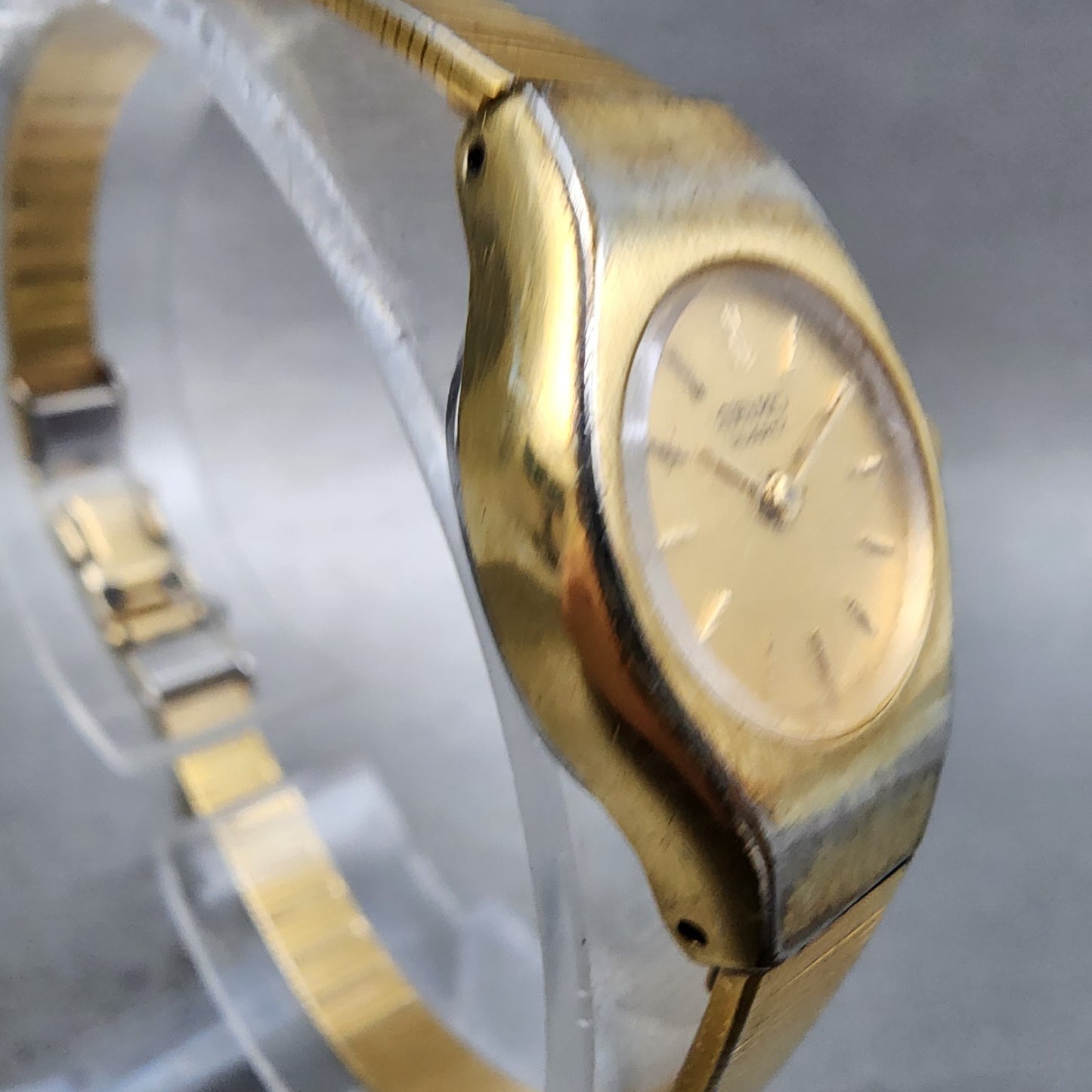 Seiko Watch Women 17mm Champagne Dial Gold Tone Round 73200209 New Battery3