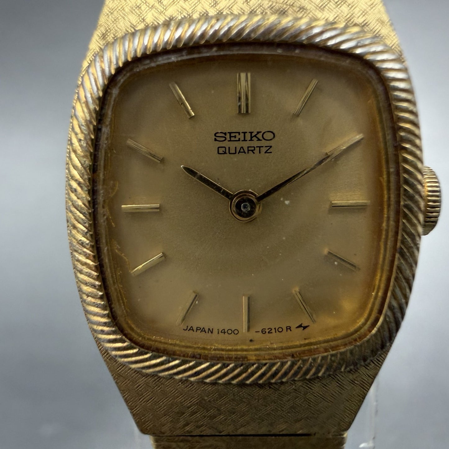 Seiko Watch Women 16mm Champagne Dial Gold Tone Vintage 1400-8359 New Battery1