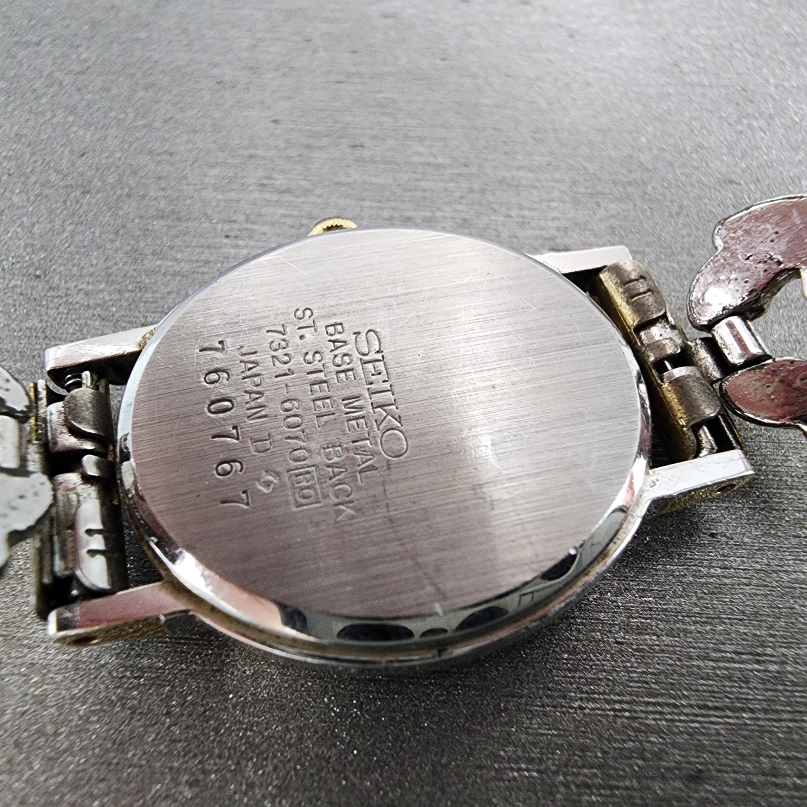 Seiko Watch Women 22mm Champagne Dial Two Tone Oval 73216070 New Battery9