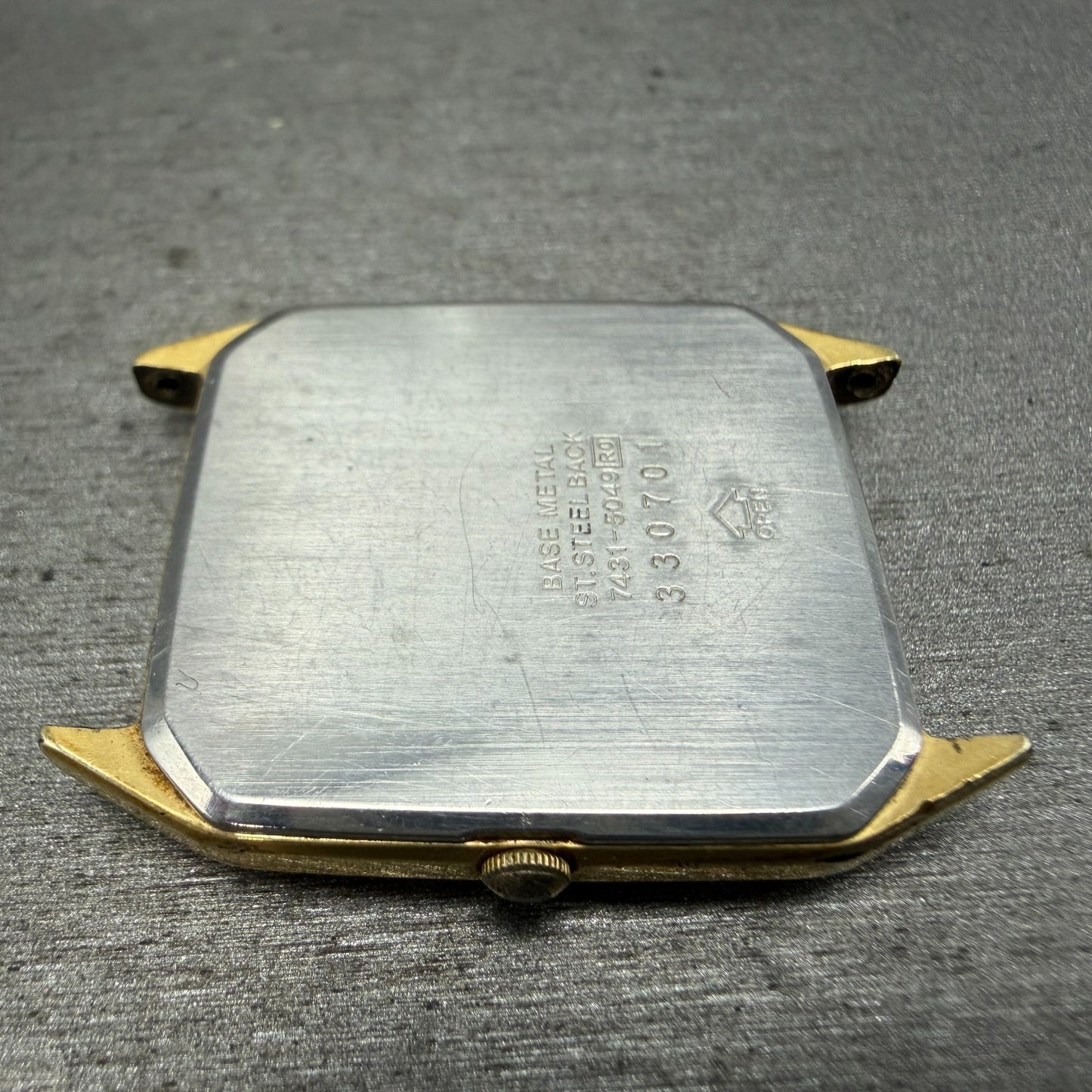 Seiko Tank Watch Men 27mm Champagne Dial Gold Tone Rectangle 7431-5049 PARTS10