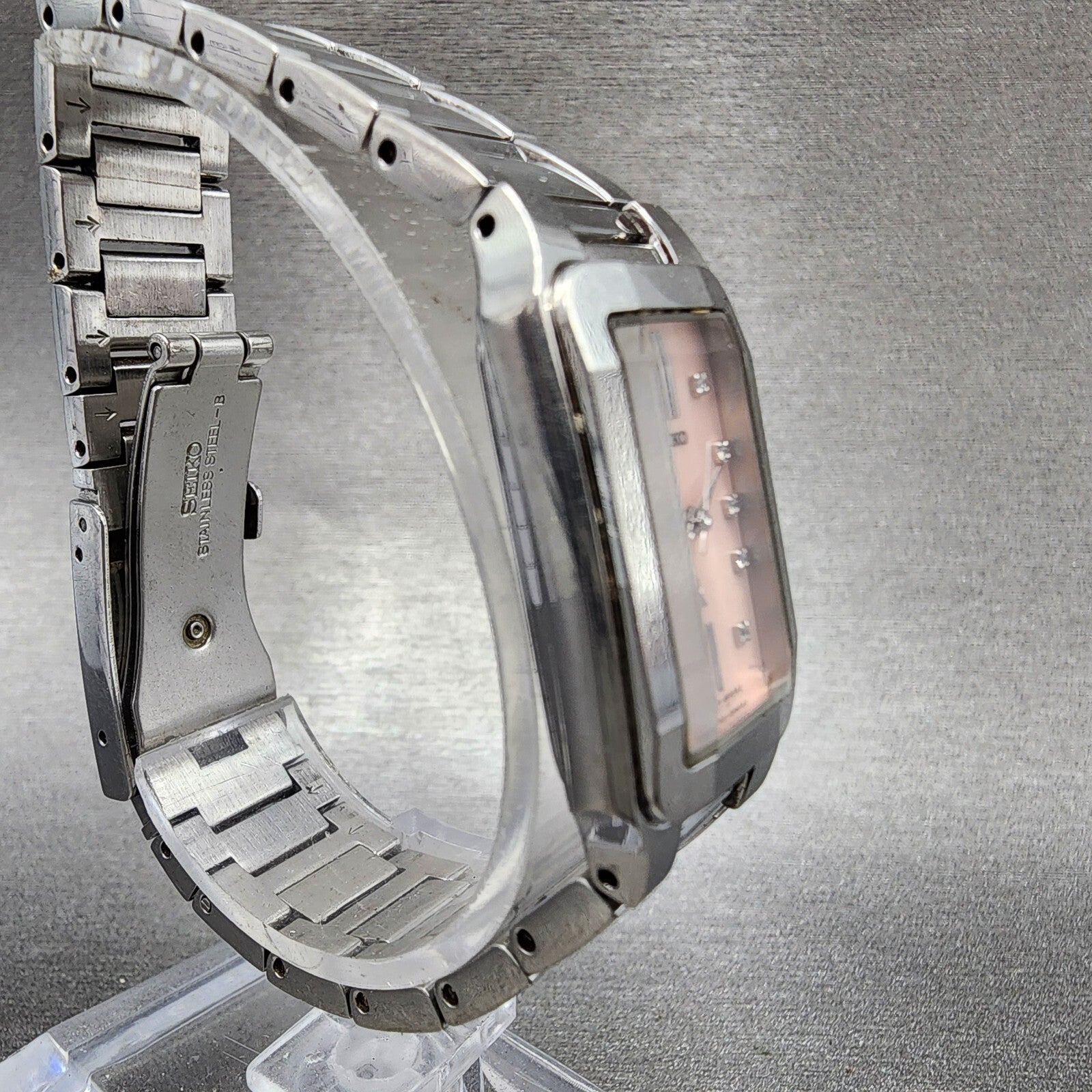 Seiko Lukia Tank Watch Women 20mm Pink Dial Silver Tone Rectangle New Battery3