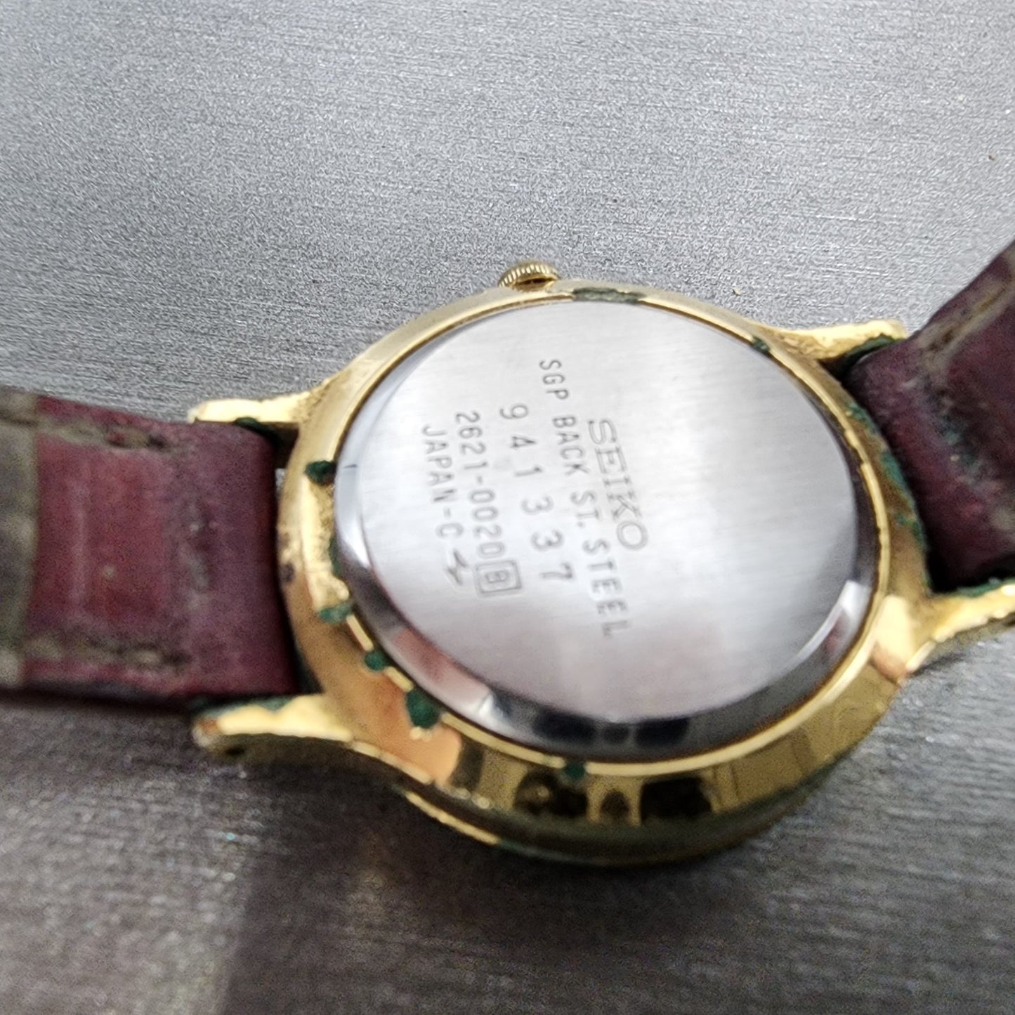 Seiko Watch Women 26mm White Dial Gold Tone Round 26210020 New battery VTG9