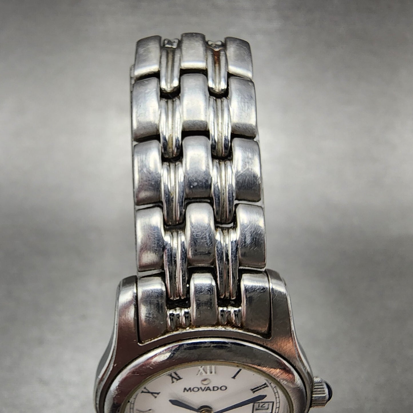 Movado Watch Women 26mm White Dial Steel Date Round 84E60850 New Battery5