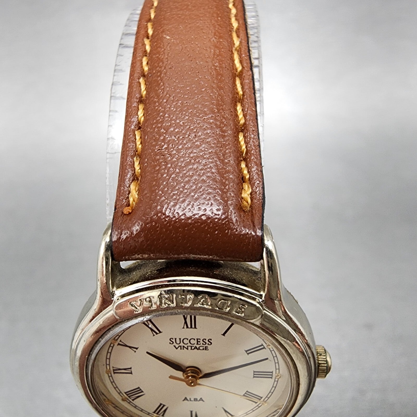 ALBA Success Vintage Watch Women 23mm Cream Dial Silver Tone Round New Battery4