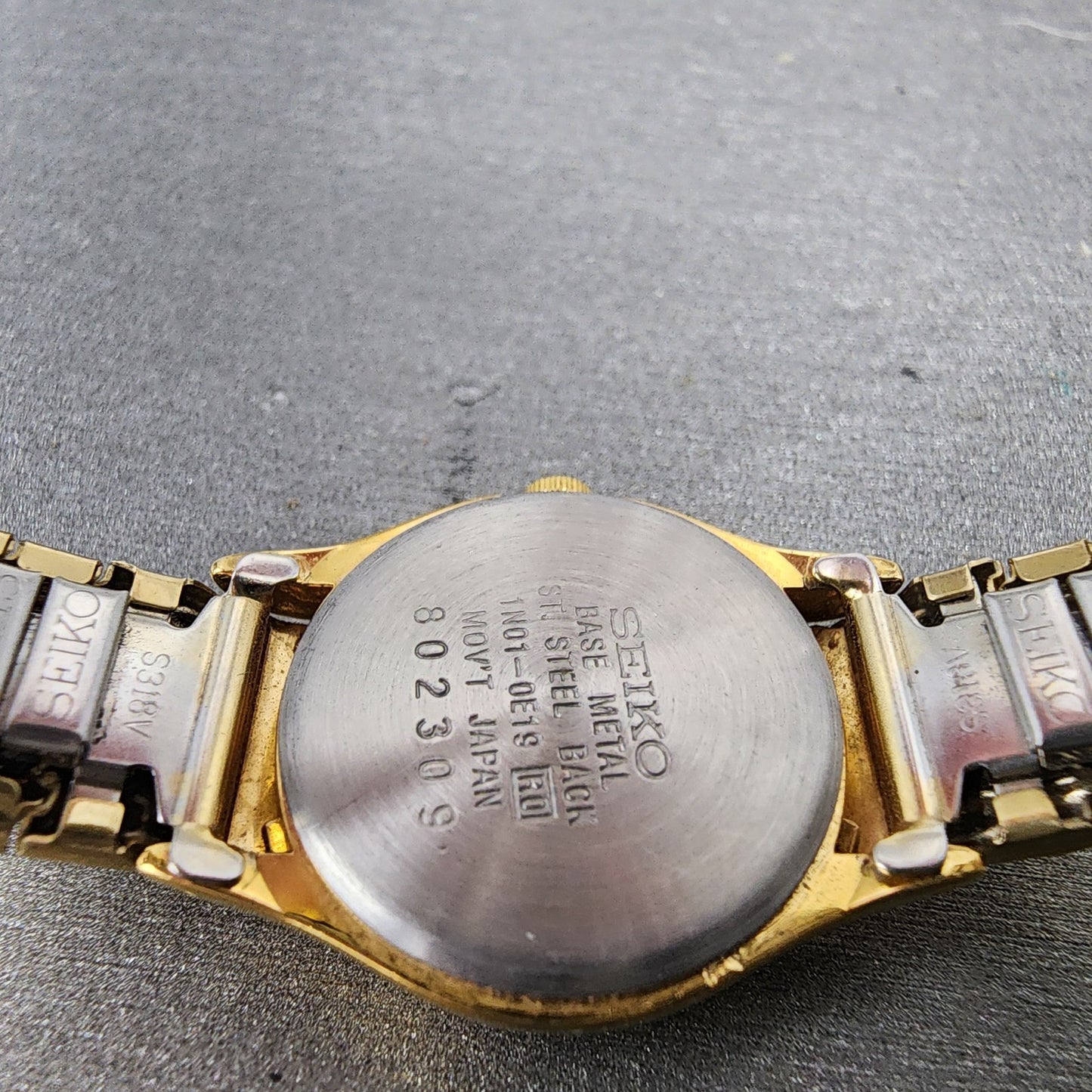 Seiko Watch Women 20mm Gold Dial Gold Tone Round 1N010E19 New Battery9