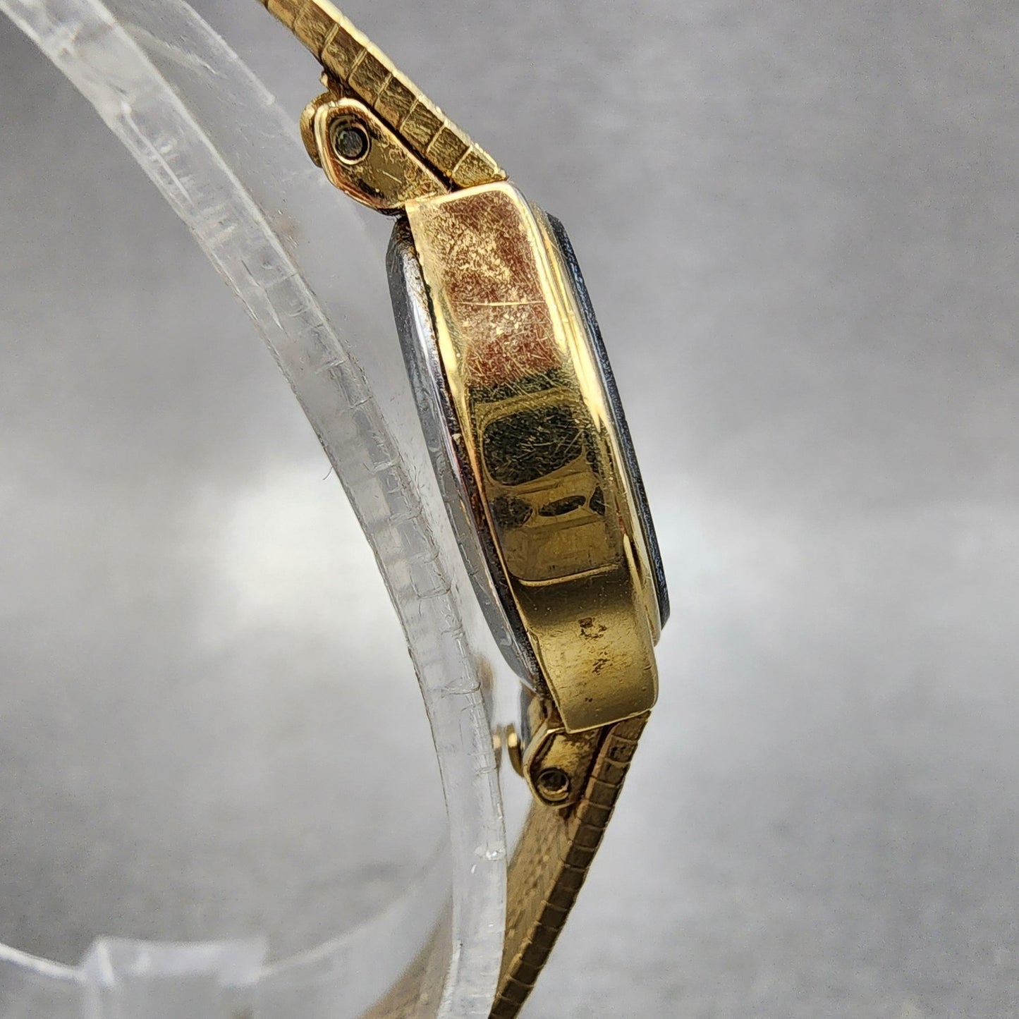 Citizen Watch Women 18mm Black Dial Gold Tone Round 5930R02467 New Battery3