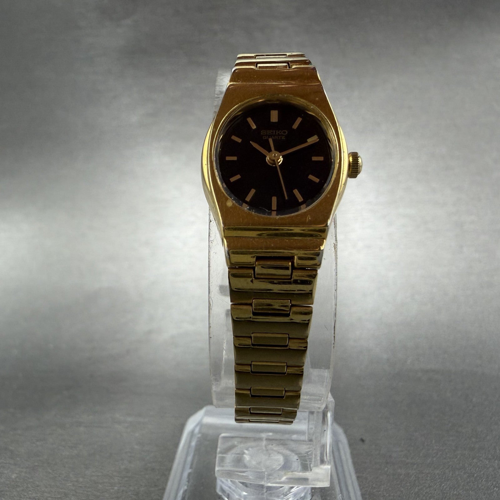 Seiko Watch Women 17mm Black Dial Gold Tone Round 2Y01-5089 New Battery5