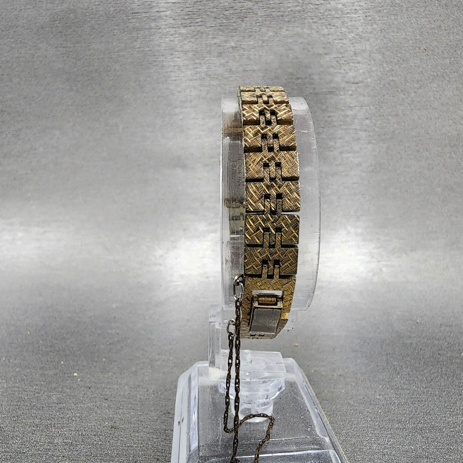 Seiko Tank Watch Women 13mm Champagne Dial Gold Tone 13205229 New Battery7