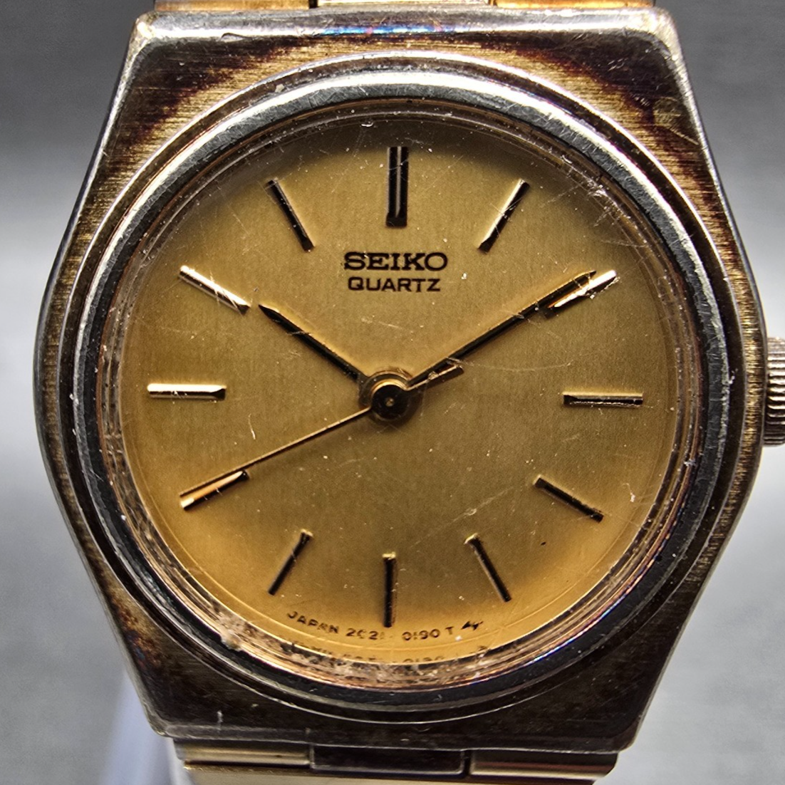 Seiko Watch Women 22mm Gold Dial Gold Round 2C21-0049 New Battery Vintage JP231
