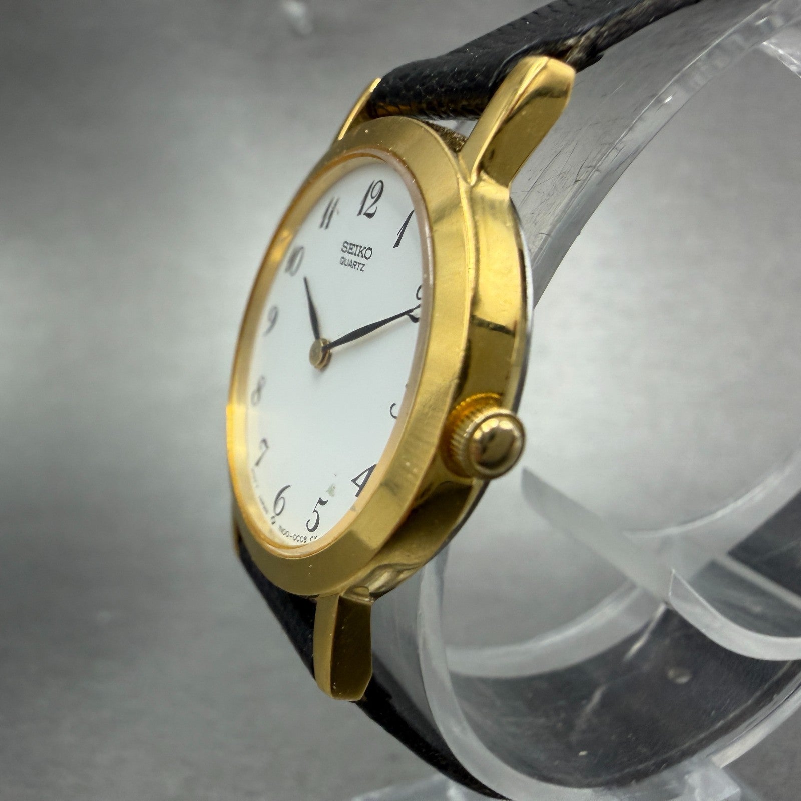 Seiko Watch Women 26mm White Dial Gold Tone Round 1N00-0A29 New Battery Leather2