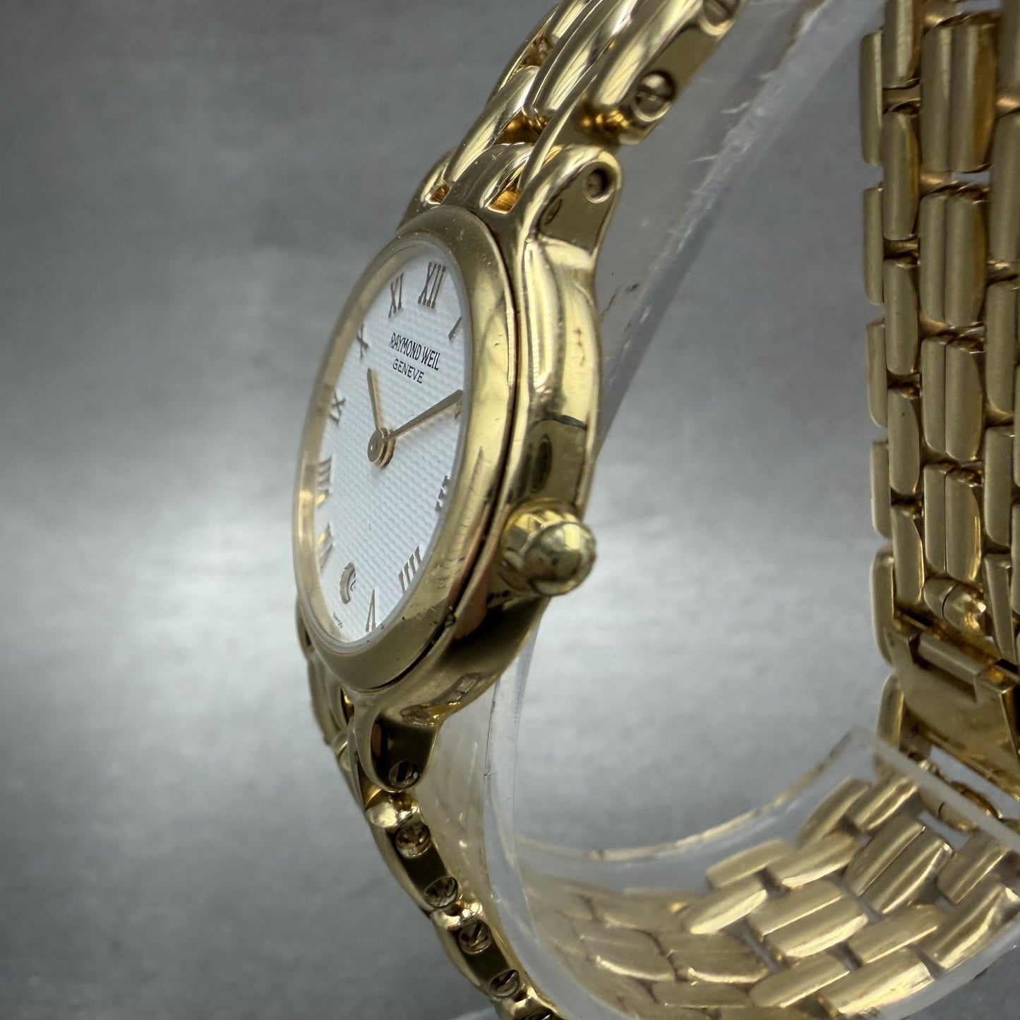 Raymond Weil Watch Women 24mm White Dial Gold Plated Date Round 9946 New Battery2