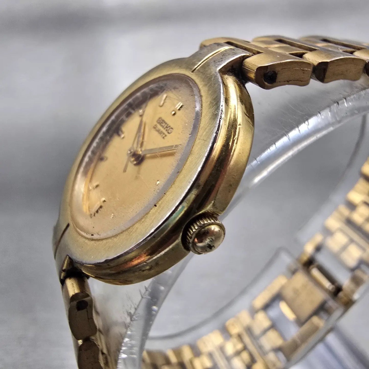 Seiko Watch Women 22mm Gold Dial Gold Tone Round 1N01-0A30 New Battery Vintage2