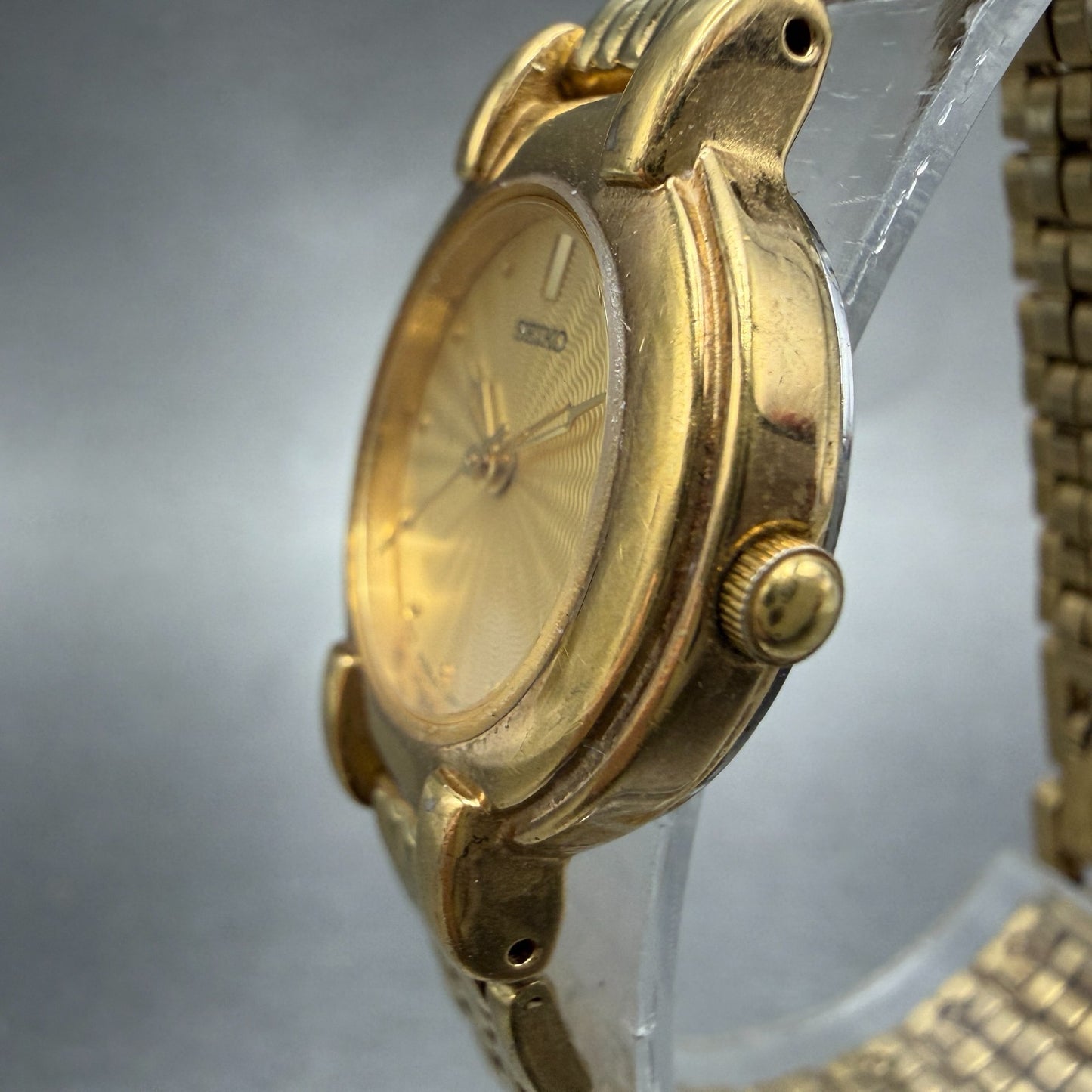 Seiko Watch Women 24mm Champagne Dial Gold Tone Round V701-1781 New Battery VTG2