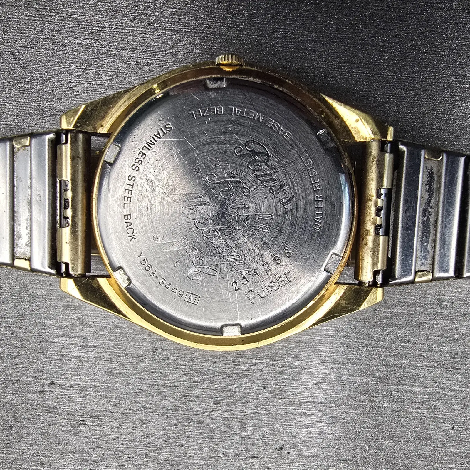 Seiko Pulsar Watch Men 36mm Silver Dial Gold Tone Daydate Y563-8449 New Battery10