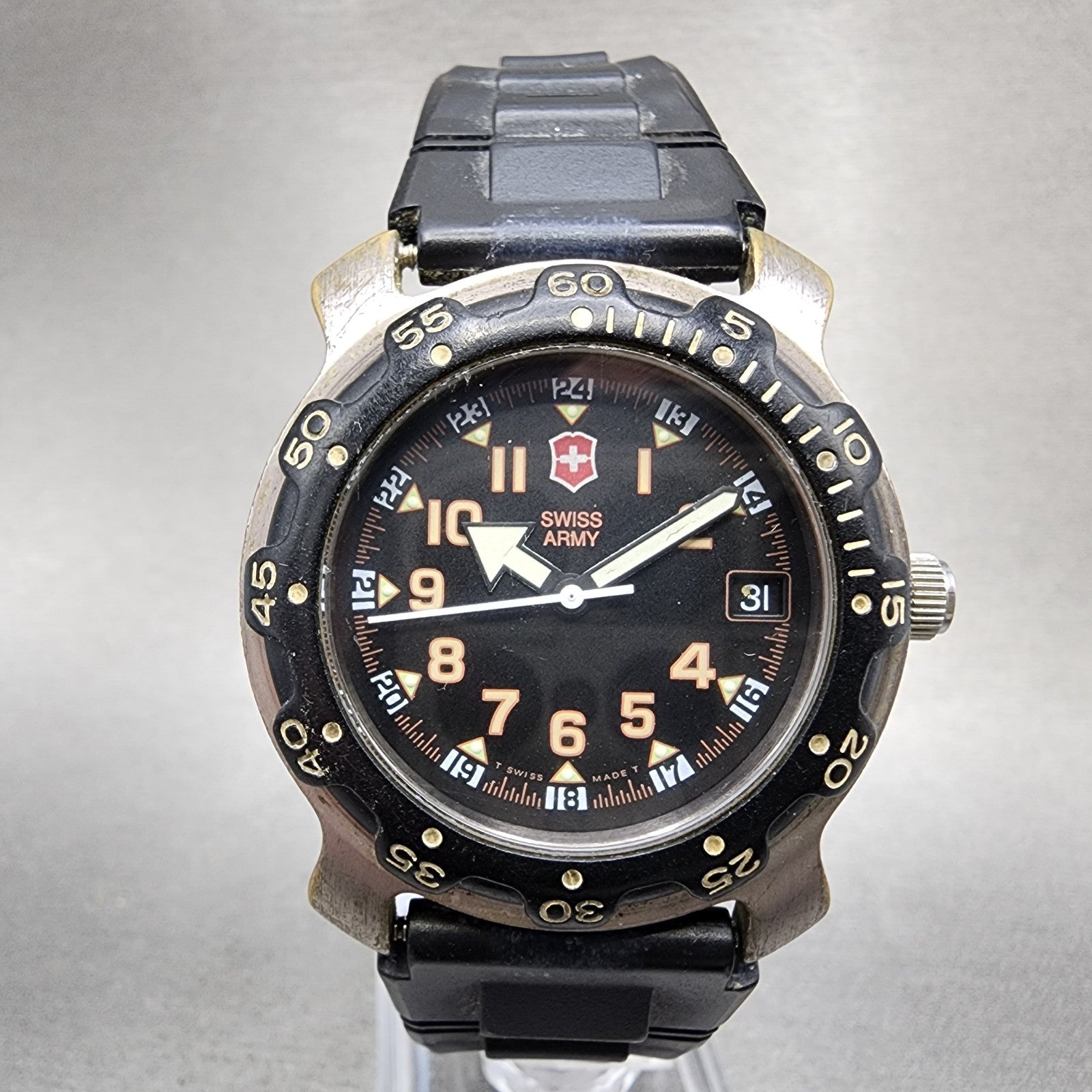 Victorinox Swiss Army Sportline Dive Watch Men 37mm Black Dial Silver Tone PARTS0