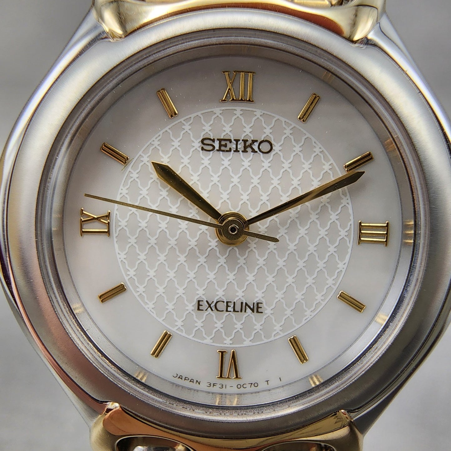 Seiko Exceline Watch Women 26mm White Dial Two Tone Round 3F310C40 New Battery2