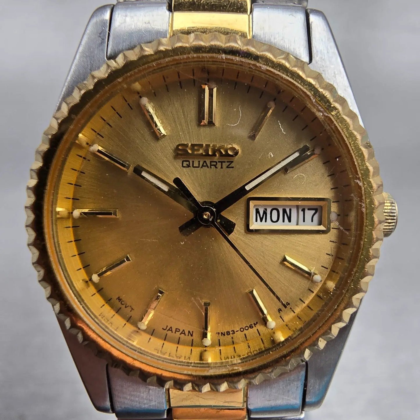 Seiko Watch Women 23mm Gold Dial Two Tone Daydate Round 7N83-0041 New Battery1