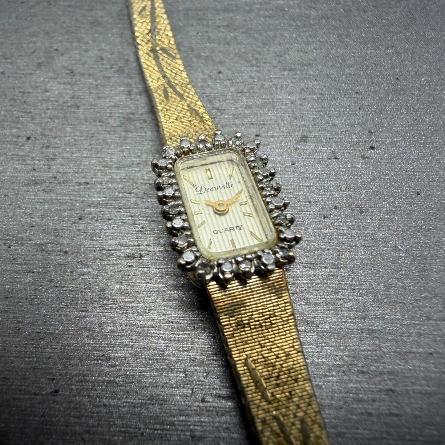 Armitron Deauville Watch Women 12mm Gold Tone Diamond Bezel BROKEN!! New Battery7