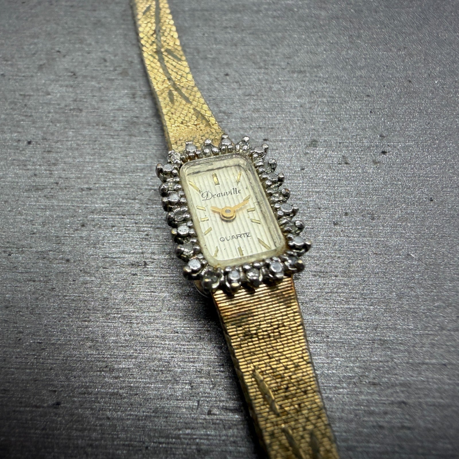 Armitron Deauville Watch Women 12mm Gold Tone Diamond Bezel BROKEN!! New Battery7