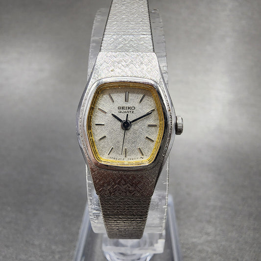 Seiko Watch Women 17mm Silver Dial Silver Tone Hexagon 2c215149 New Battery0