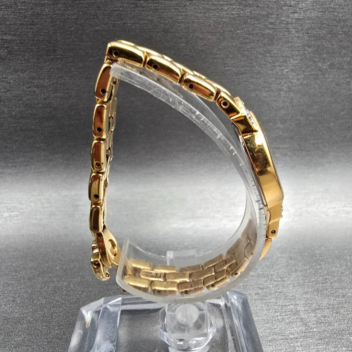 Seiko Watch Women 17mm MOP Dial Gold Diamond Bezel Oval 1N00-6E79 New Battery JP8