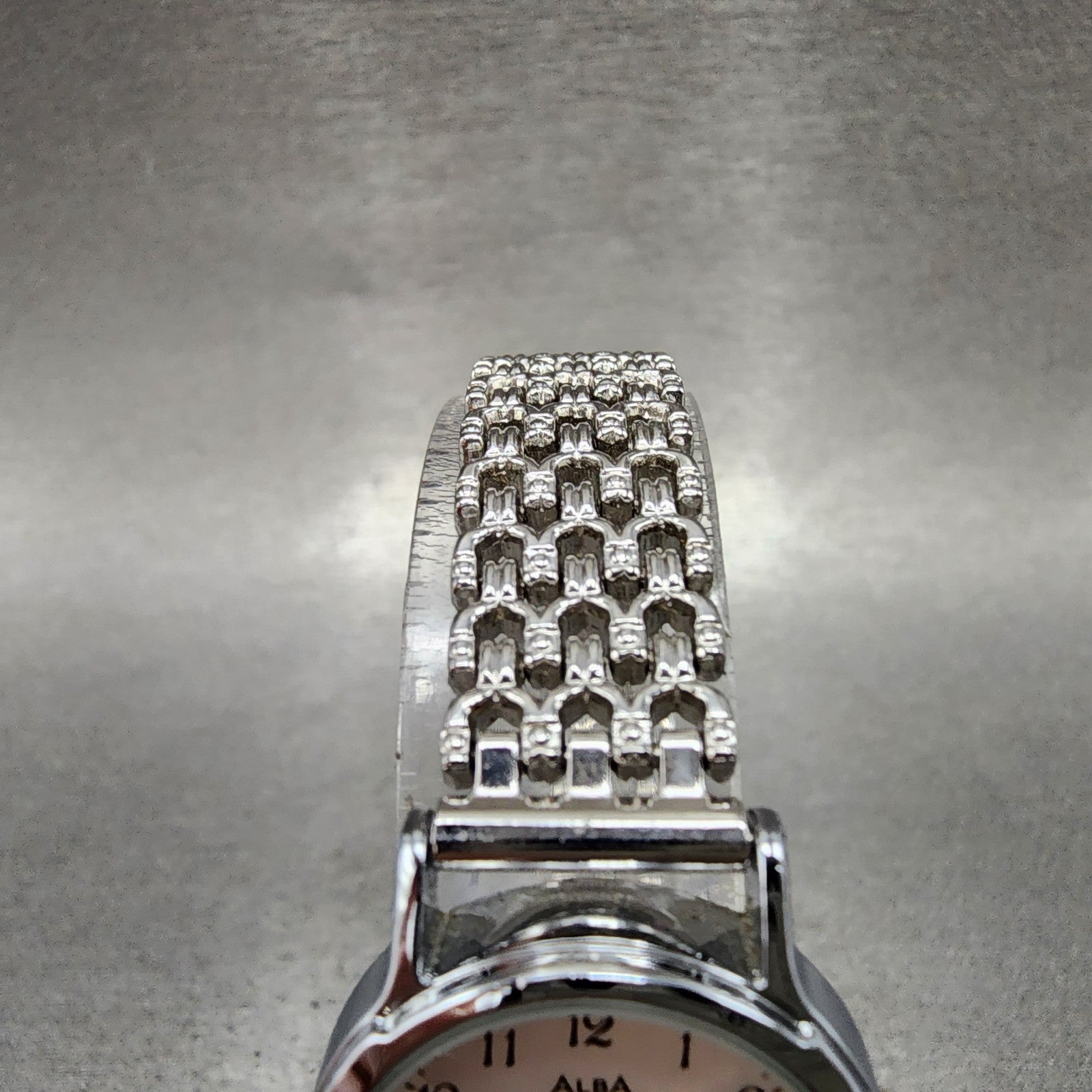 Seiko Alba Watch Women 23mm Silver Dial Silver Tone V8110780 New Battery4