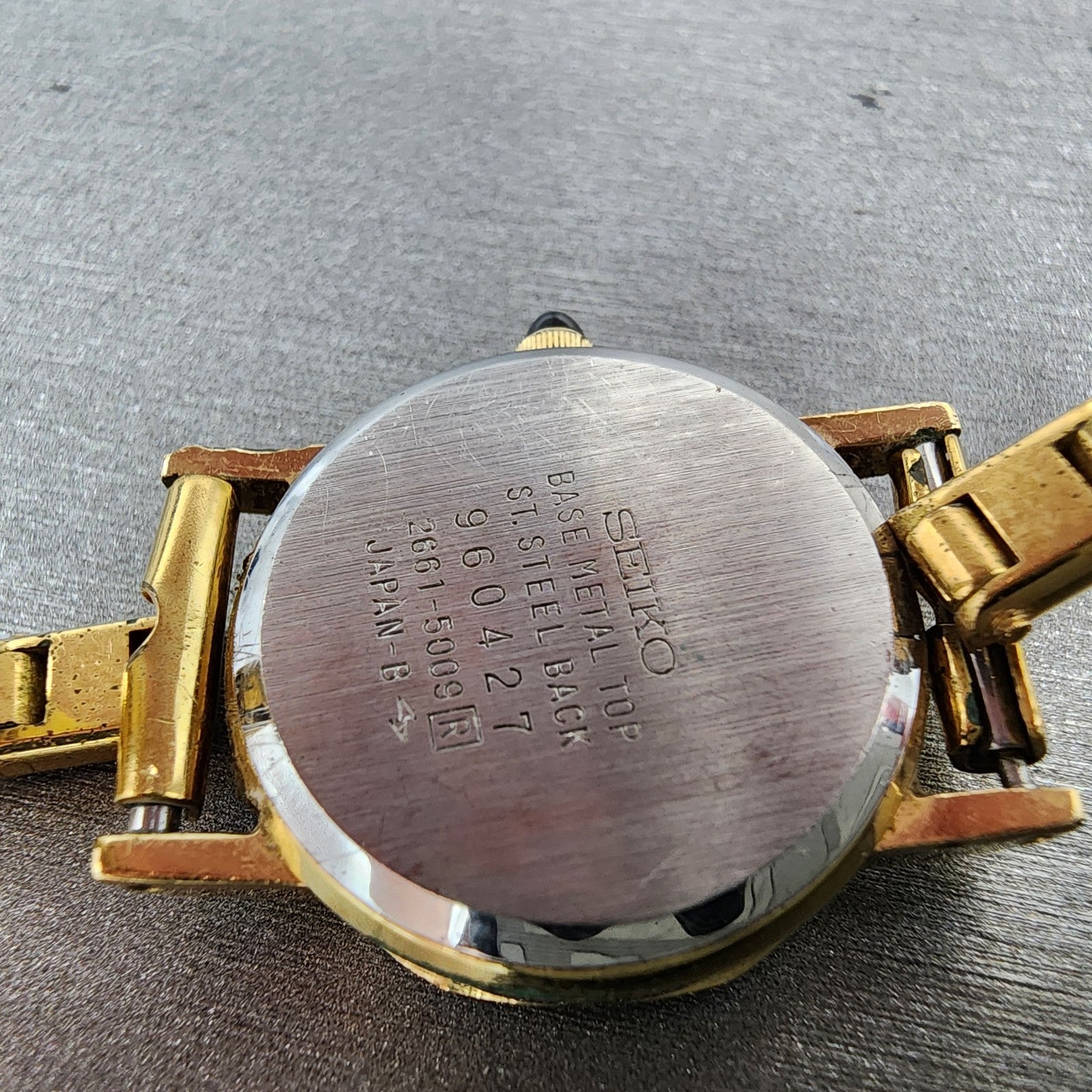 Seiko Watch Women 23mm Champagne Dial Gold Tone Octagon 26615009 New Battery9