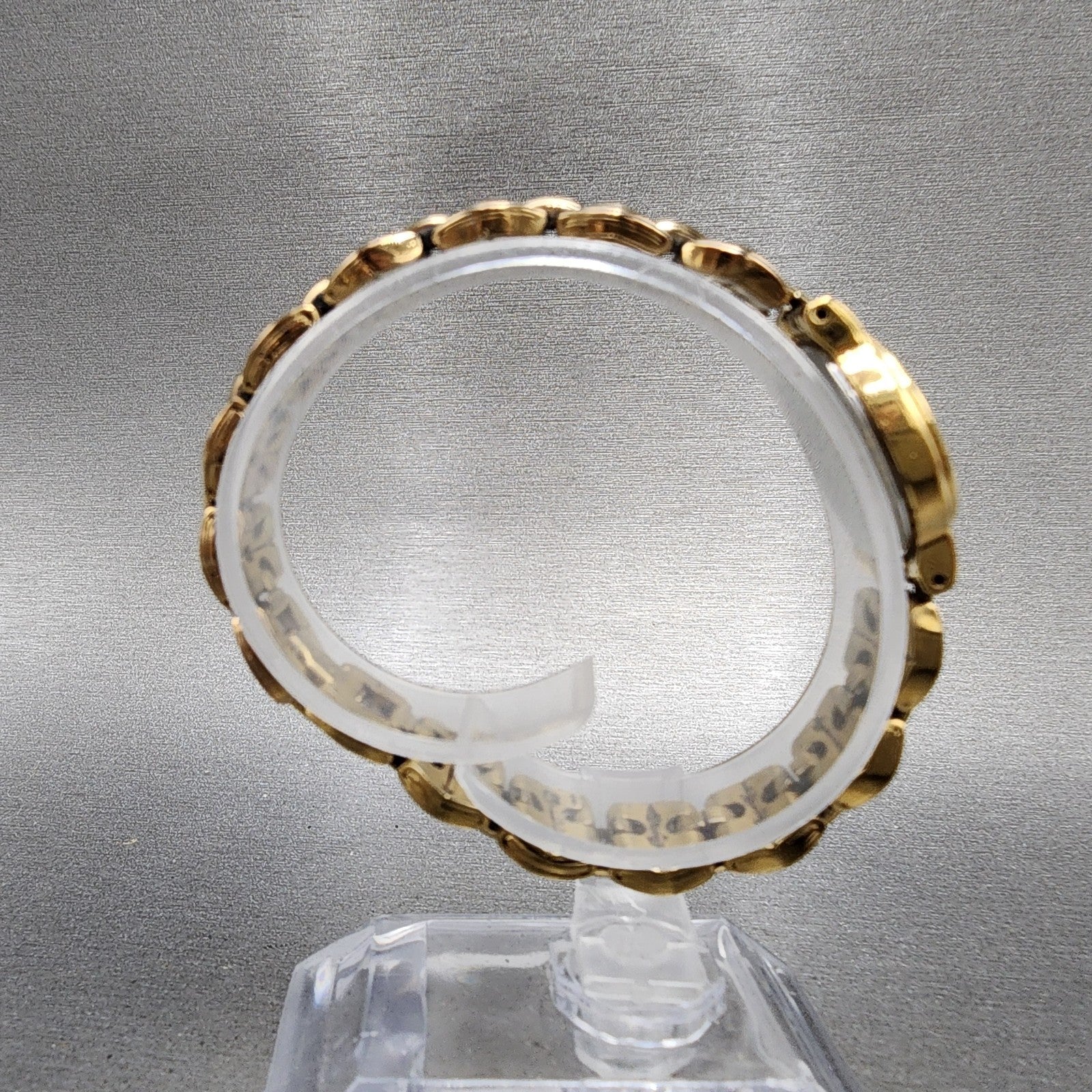 Seiko Watch Women 19mm Champagne Dial Gold Tone Round V4001130 New Battery8