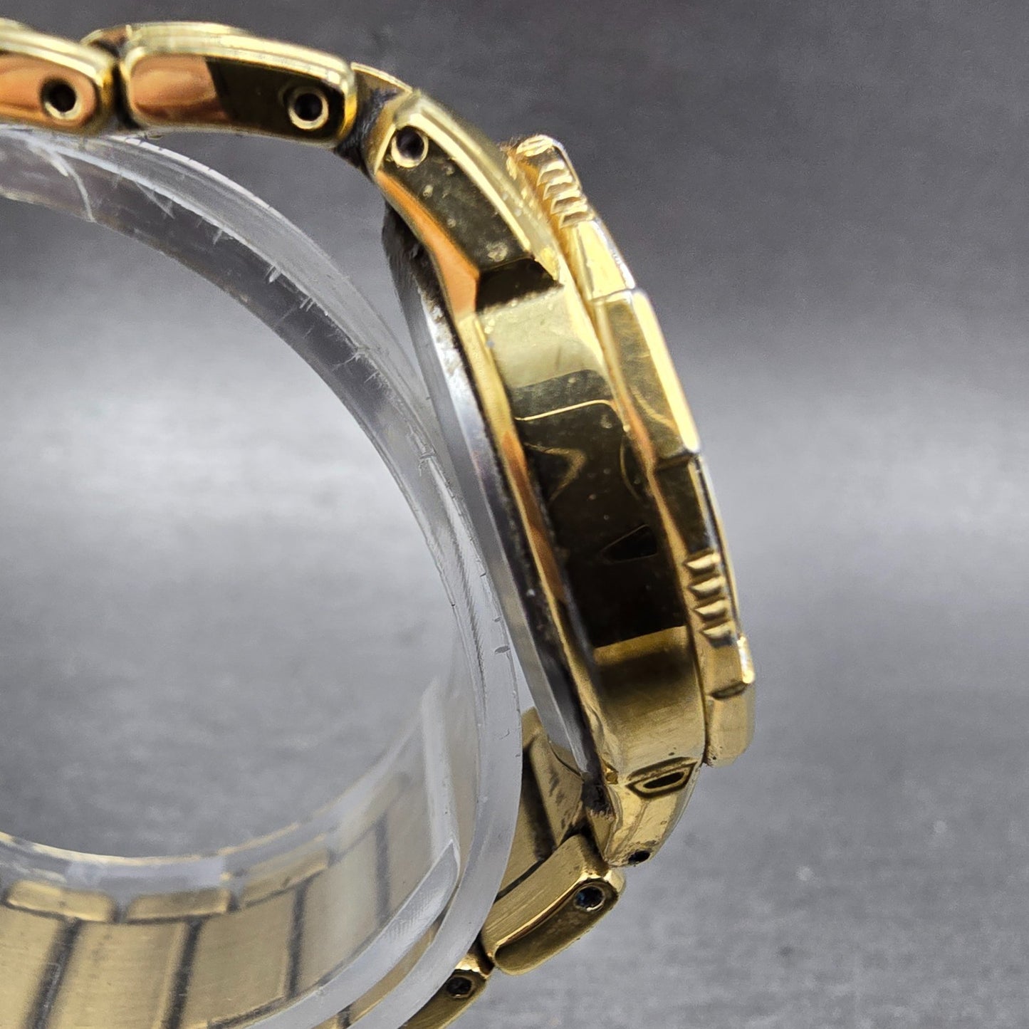 Citizen Eco-Drive Watch Women 30mm Silver Dial Gold Tone Date E013-S111676 Runs3