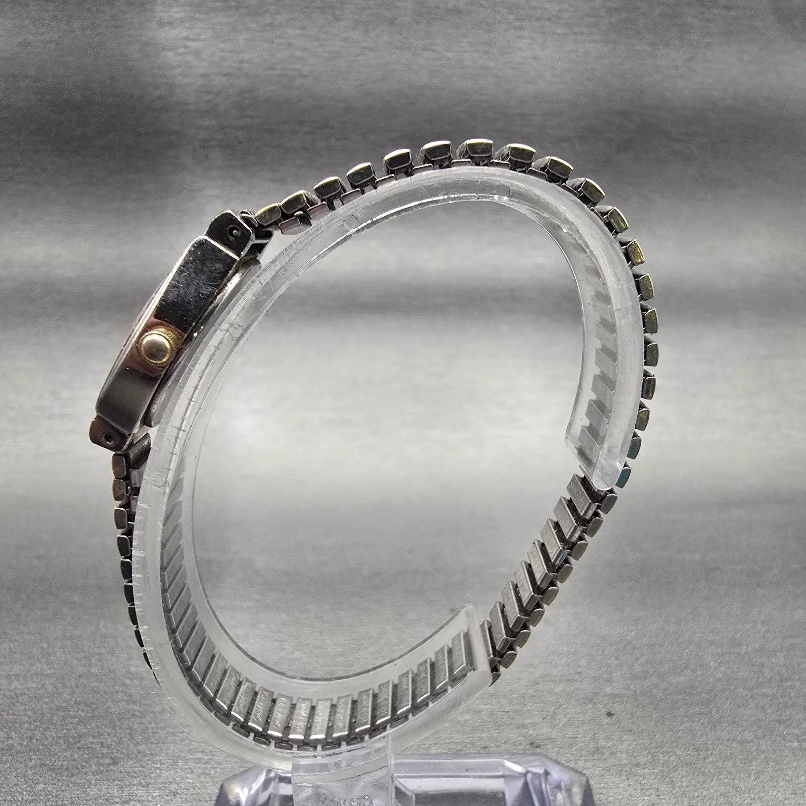 Seiko Watch Women 17mm White Dial Silver Tone Oval 2Y01-5C79 New Battery Vintage6