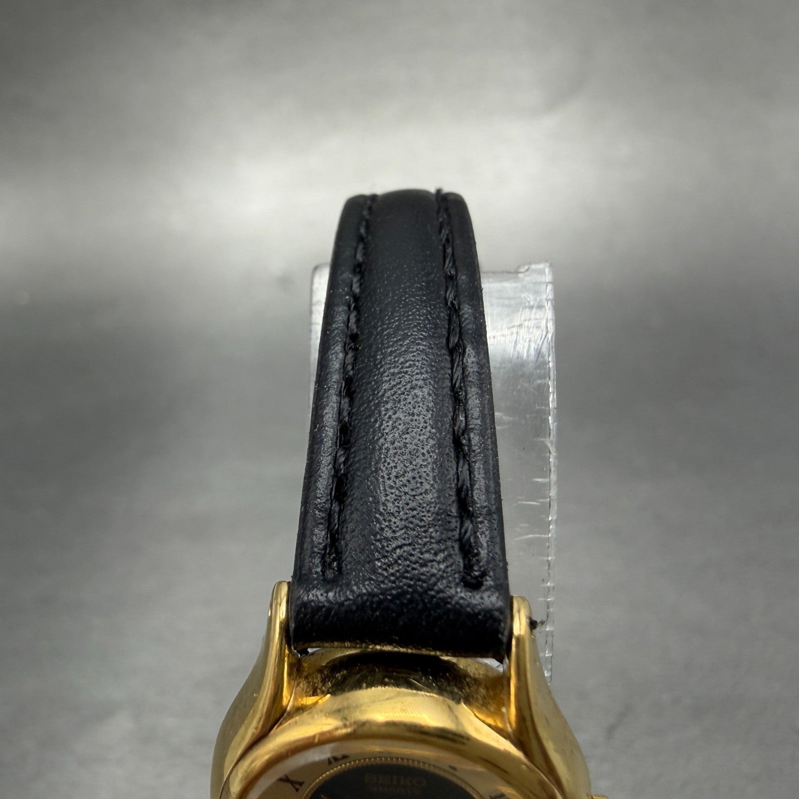 Seiko Watch Women 21mm Black Dial Gold Tone Round 1N01-0E19 New Battery Vintage15