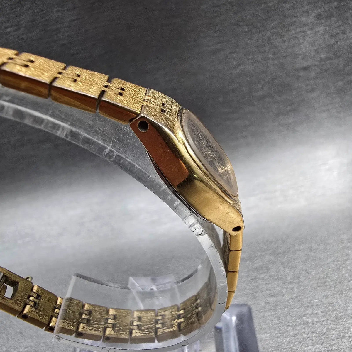 Seiko Watch Women 16mm Black Dial Gold Tone Oval 7321-5399 New Battery Vintage 53