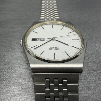 Seiko Watch Men 33mm Silver Dial Silver Tone Daydate Round 7813-8009 SAMPLE5