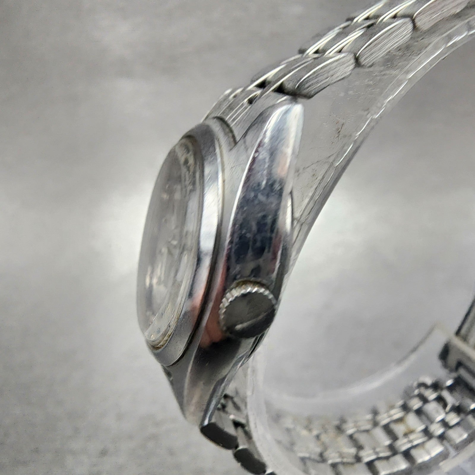 Seiko Sq Watch Women 23mm Silver Dial Silver Tone Date 85220059 New Battery2